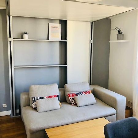 Cosy Studio Near Public Transport Apartment Париж Екстериор снимка