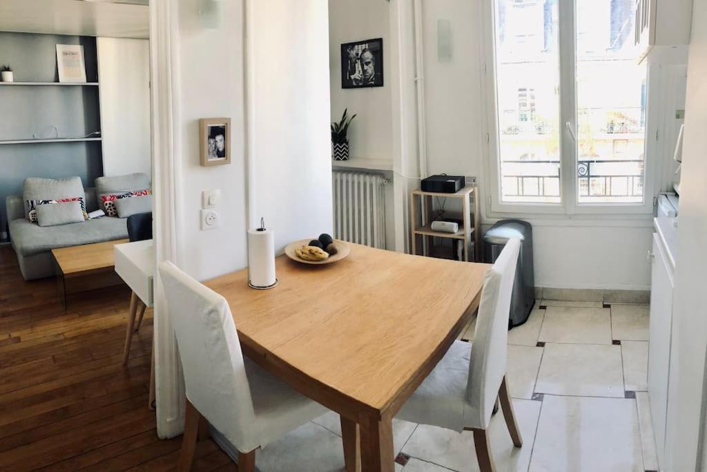 Cosy Studio Near Public Transport Apartment Париж Екстериор снимка