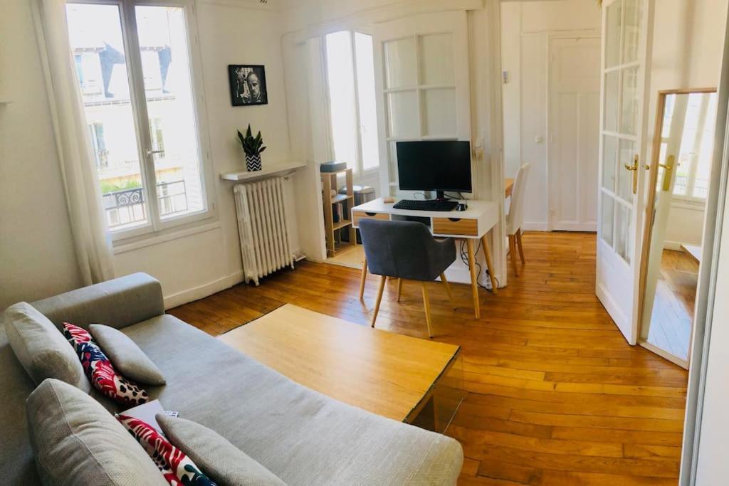 Cosy Studio Near Public Transport Apartment Париж Екстериор снимка